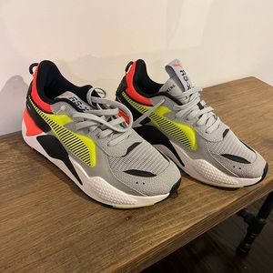 New never worn Multicolor men Puma sneakers